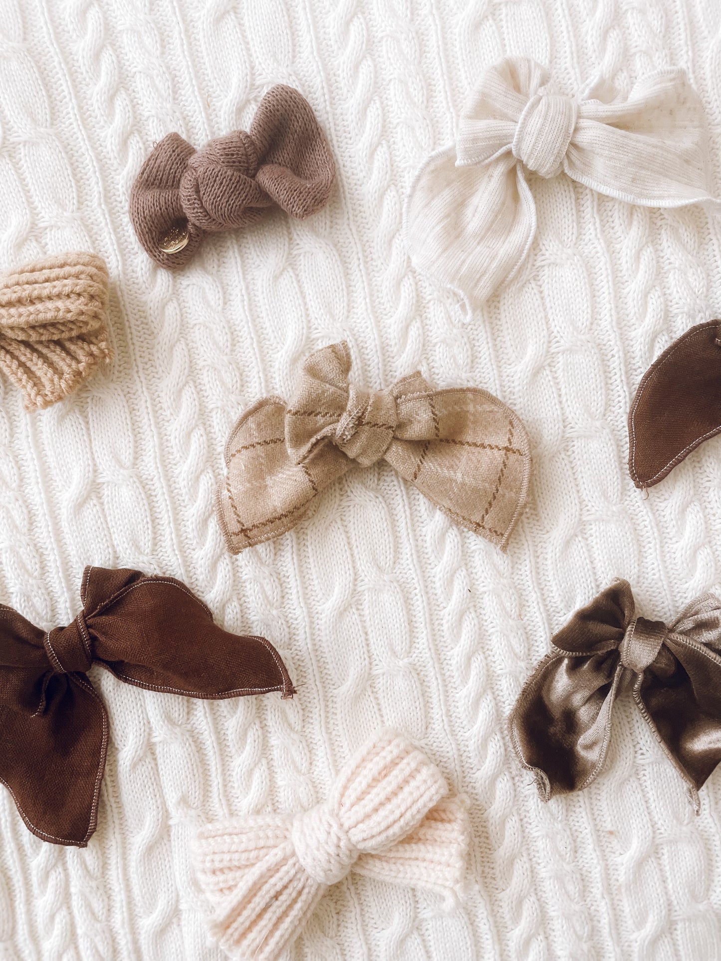 Mocha Piped Bow